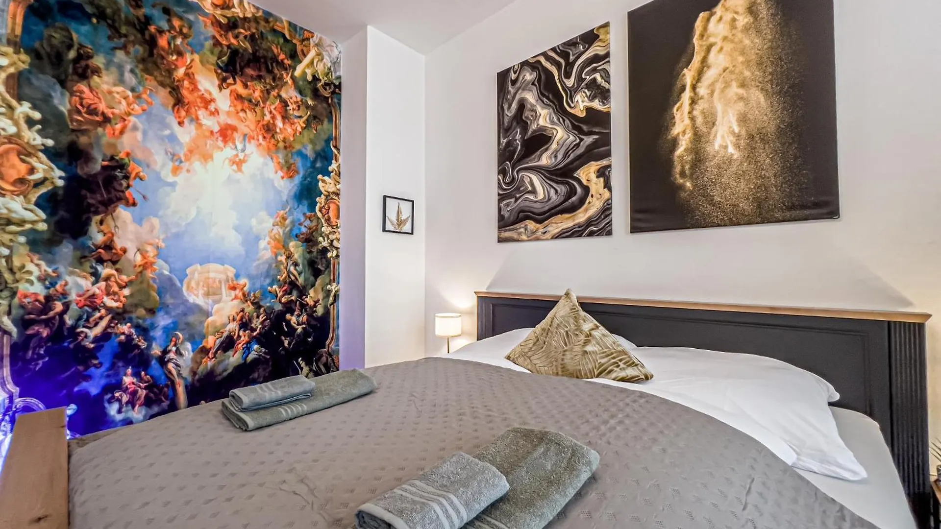 Apartment Grosse 3 Schlafzimmer Unterkunft Mit Kueche, Bad, Waschmaschine & Balkon Am Zoo Leipzig Germany
