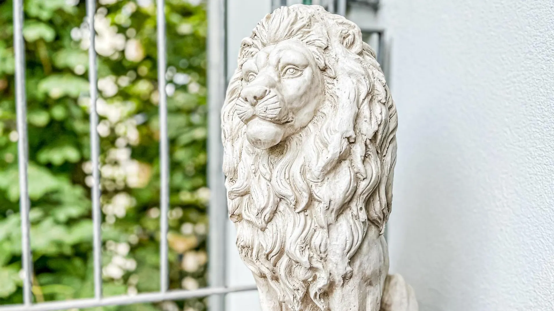 Grosse 3 Schlafzimmer Unterkunft Mit Kueche, Bad, Waschmaschine & Balkon Am Zoo Leipzig 0*,